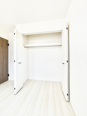 ���[�@�m���̃N���[�[�b�g�B���s��������̂Ō���̈ߗނ�����������܂�܂��B