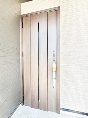 ���ց@��؂ȉƑ��A���q���o�}���錺�ցB