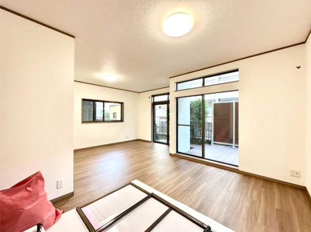 ���r���O�@�������������͋C�̂k�c�j�͉Ƒ��݂�Ȃ̉��K���  