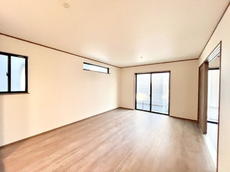 ���r���O�@�傫�ȑ����炽���Ղ�̗z���ƕ����������郊�r���O