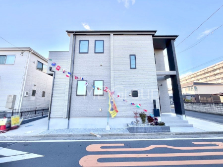 ���n�O�ώʐ^�@�������ꂽ�O�ρA�㎿�ȏZ��Ԃ��L���鎺���͉i�����S���ĉ߂�����Z���ł��B 