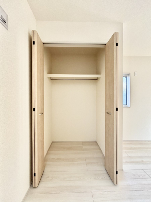 ���[�@�m���̃N���[�[�b�g�B���s��������̂Ō���̈ߗނ�����������܂�܂��B