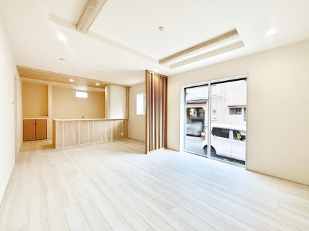 ���r���O�@�ǂ��ɂ��Ă��Ƒ��̂Ȃ������������R�~���j�P�[�V�������r���O�B 