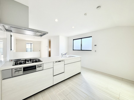 �L�b�`���@�������������I�ɁA�y�����I�V�X�e���L�b�`��  