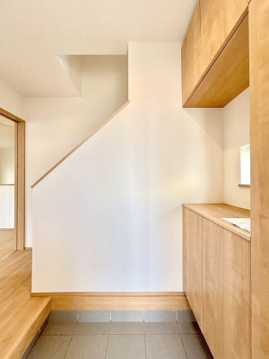 ���ց@�Ƒ��̋A��₨�q�l�������������}���錺��  