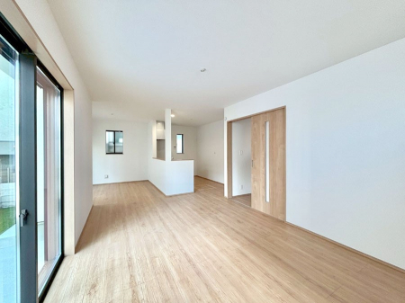 ���r���O�@�傫�ȑ����炽���Ղ�̗z���ƕ����������郊�r���O