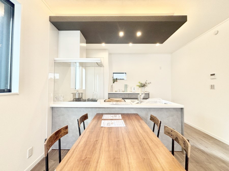 ���r���O�@���Ƒ��̓��₩�Șb�����ŕ�܂�閾�邢���r���O 