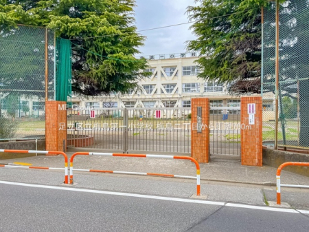 ���ӊ��@���w�Z 700m �����旧�~����ꏬ�w�Z