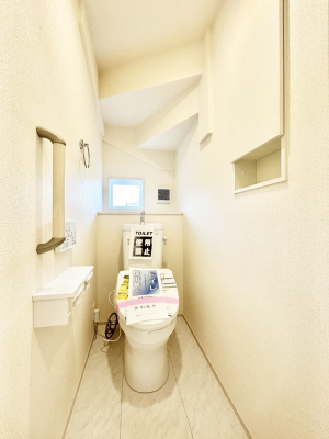 �g�C���@�g�C����1�K��2�K���ꂼ��ɔz�u����Ă��ĂƂĂ��֗��ł��B 