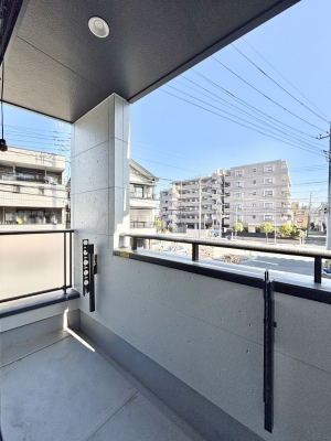 �o���R�j�[�@�C���i�[�o���R�j�[�Ȃ̂ŉJ�ł����󕨂����������o���āA���ʂ�������̂Ŋ������ǂ��A�������X�y�[�X�Ƃ��ďd�󂵂܂��B 