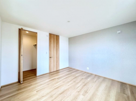 �Q���@�E�H�[�N�C���N���[�[�b�g�����邨�����B�G�߂��Ƃ̓���ւ����s�v�ŕ֗��ł��I