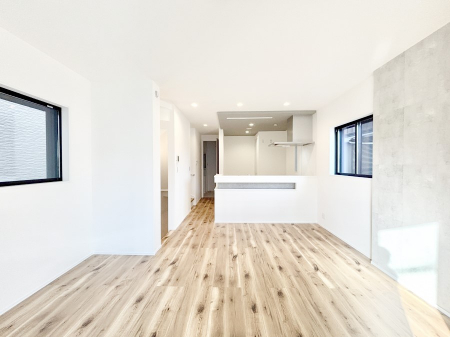 ���̑����ρ@�Ƒ��̏Ί炪���R�Ɛ��܂�Ă���A����ȕ��͋C�̃_�C�j���O�Ɏd�オ���Ă��܂��B