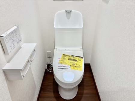 �g�C���@�g�C����1�K��2�K���ꂼ��ɔz�u����Ă��ĂƂĂ��֗��ł��B 