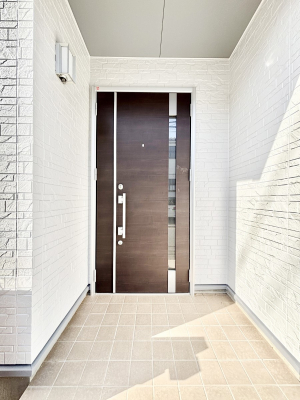 ���ց@��؂ȉƑ��A���q���o�}���錺�ցB