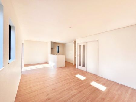 ���r���O�@�Z�ޕ��̌��������o�����A�C���e���A���l����̂��y���݂ȃ��r���O�ł��I 