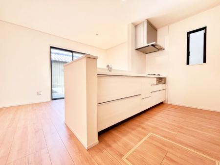 �L�b�`���@���������Ȃ���ł����Ƒ��Ƃ̉�b���y���߂�ΖʃL�b�`��