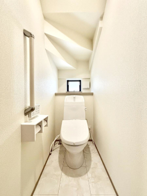 �g�C���@�g�C����1�K��2�K���ꂼ��ɔz�u����Ă��ĂƂĂ��֗��ł��B 