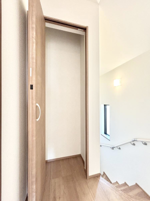 ���̑����ρ@�L�����[�B�|�������G�߂̏��������[���邱�Ƃ��ł��܂��B