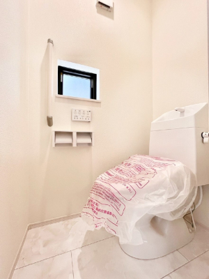 �g�C���@�g�C����1�K��2�K���ꂼ��ɔz�u����Ă��ĂƂĂ��֗��ł��B 