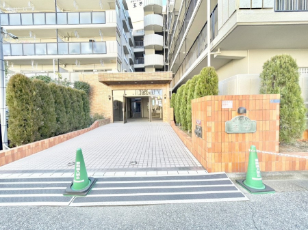 �G���g�����X�@�������������͋C�̃G���g�����X