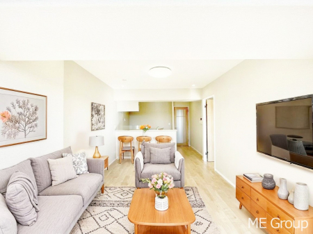 ���r���O�@�Ƒ��̘a�₩�ȉ�b���������Ă������B�J�����̂��郊�r���O�ł��B���Ƌ��CG�ł�  