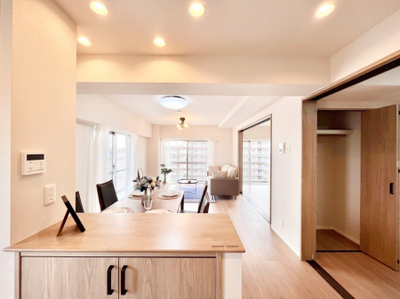 ���r���O�@�傫�ȑ����炽���Ղ�̗z���ƕ����������郊�r���O