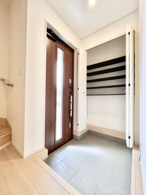 ���̑����ρ@�����Ղ���[�ł���V���[�Y�{�b�N�X�ŉƑ��S���̌C���A���ւ�������B  