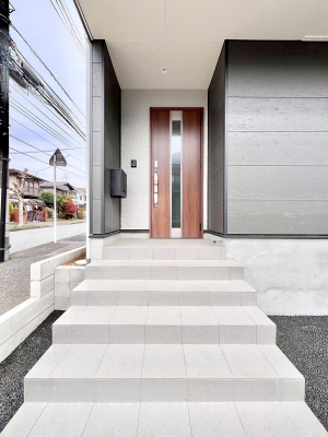 ���ց@��؂ȉƑ��A���q���o�}���錺�ցB