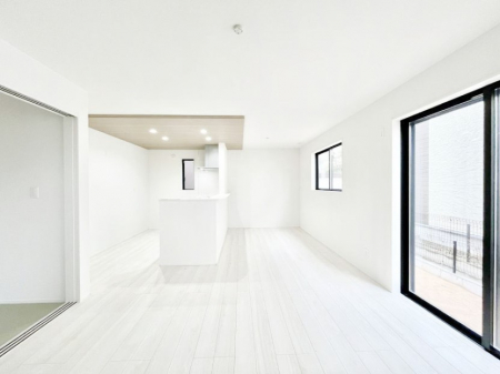 ���r���O�@���Ƒ������R�ƏW�܂�A���₩�ȏ΂����ŕ�܂��e���̋�ԂɂȂ肻���ł��ˁI