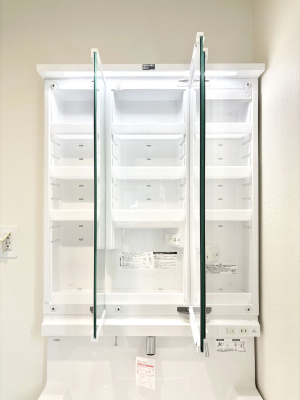 ���̑����ρ@�O�ʋ��̗��ɁA���ϕi��q���p�i�Ȃǂ����[�\�B���ʑ����������ƕۂ��܂��I