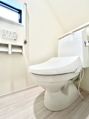 �g�C���@�g�C����1�K��2�K���ꂼ��ɔz�u����Ă��ĂƂĂ��֗��ł��B 