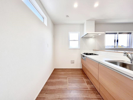 �L�b�`���@�u�₩�ȕ����ʂ蔲����L�b�`���B��������̂Ŗ��邭���C�ɂ��𗧂��܂��B