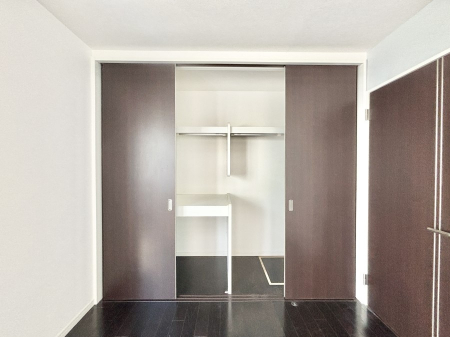 ���[�@�m���̃N���[�[�b�g�B���s��������̂Ō���̈ߗނ�����������܂�܂��B