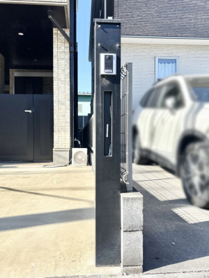 ���̑��@�\�D�E�C���^�[�z���E�|�X�g���ЂƂɏW��B�G���g�����X�ɂȂ��ރV���v���f�U�C���B