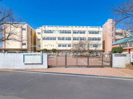 ���ӊ��@���w�Z 720m �V���s����l���w�Z