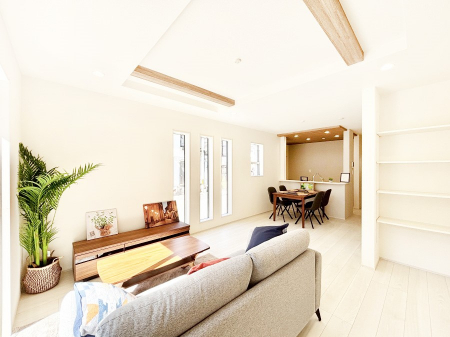 ���r���O�@���Ƒ��̓��₩�Șb�����ŕ�܂�閾�邢���r���O  