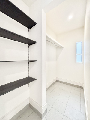 ���ց@�V���[�Y�C���N���[�N�t���̌��ցB�Ƒ��S���̌C��J��Ȃǂ���������[�ł��܂��B