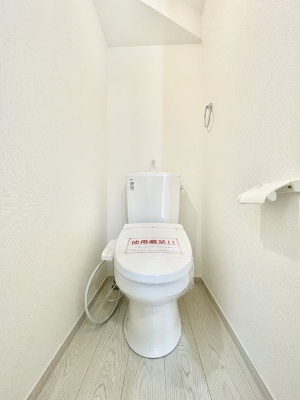 �g�C���@�g�C����1�K��2�K���ꂼ��ɔz�u����Ă��ĂƂĂ��֗��ł��B 
