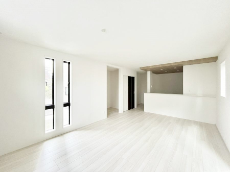 ���r���O�@���Ƒ��̓��₩�Șb�����ŕ�܂�閾�邢���r���O