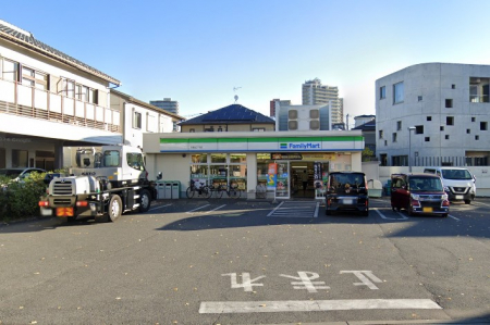 ���ӊ��@�R���r�j 300m �t�@�~���[�}�[�g �������񒚖ړX