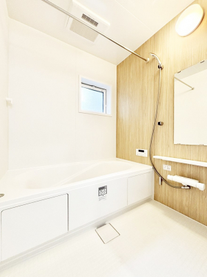 �����@����̔�������Ă���閾�邢�������̂���o�X���[��