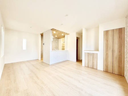 ���r���O�@���Ƒ��̓��₩�Șb�����ŕ�܂�閾�邢���r���O