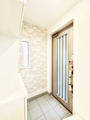 ���ց@�K���X�X���b�g�̓��������փh�A�������Ɍ���͂��Ă���܂�