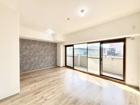 ���r���O�@���Ƒ��̓��₩�Șb�����ŕ�܂�閾�邢���r���O  