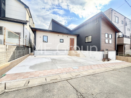 ���n�O�ώʐ^�@�������ꂽ�O�ρA�㎿�ȏZ��Ԃ��L���鎺���͉i�����S���ĉ߂�����Z���ł��B 