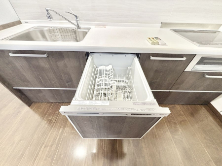 ���ց@��؂ȉƑ��A���q���o�}���錺�ցB