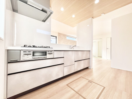 �L�b�`���@�J�E���^�[�z���Ɋy����������ׂ�B�����̂������������Ɣ��������Ȃ肻���ł��ˁB