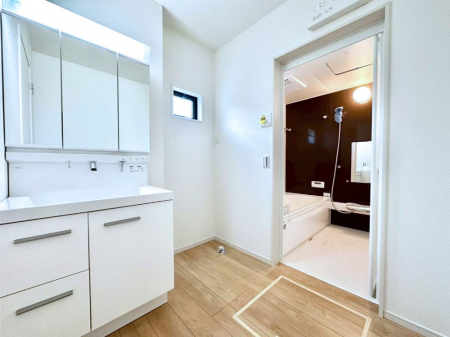 ���̑��@�L�X�Ƃ�Ƃ�̂��郉���h���[�X�y�[�X�B  