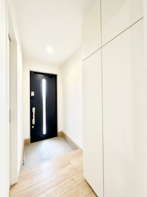 ���ց@�K���X�X���b�g�̓��������փh�A�������Ɍ���͂��Ă���܂�