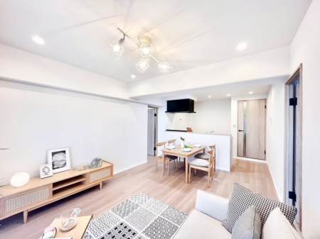 ���r���O�@�������������͋C�̂k�c�j�͉Ƒ��݂�Ȃ̉��K���